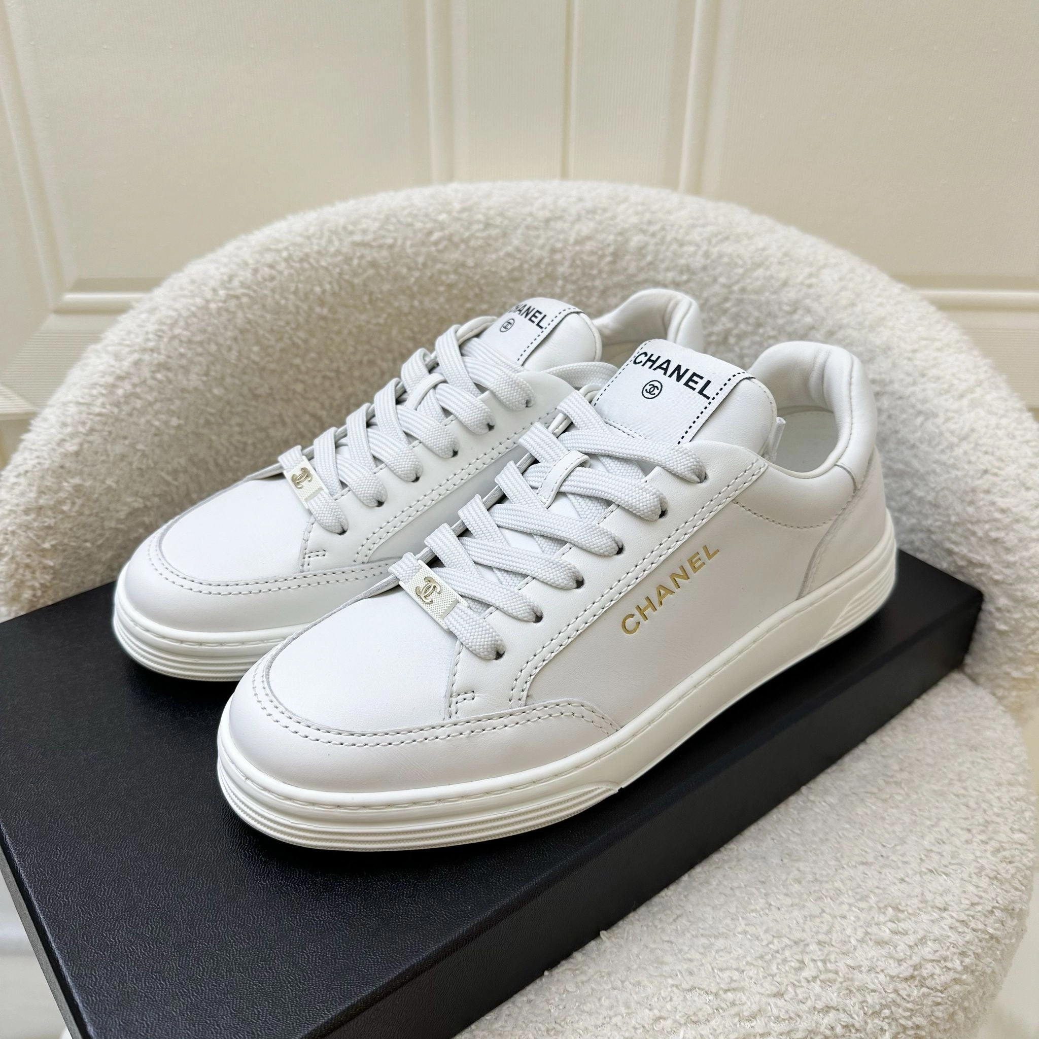 Enhanced Ankle Support Breathable lining fabric Chanel 23A Sneakers in White Calfskin Sz 37