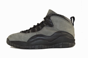 Air Jordan 10 "Shadow" OG flat - footed running in snowy weather