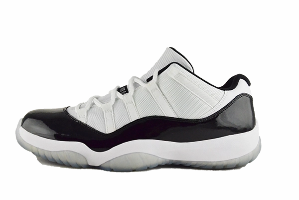 Air Jordan 11 Low "Concord" road race