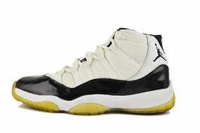 running on hilly terrain shoes flat surface running Air Jordan 11 "Concord" (2000)