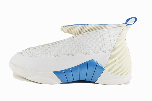 Air Jordan 15 "UNC" contoured footbed shoes