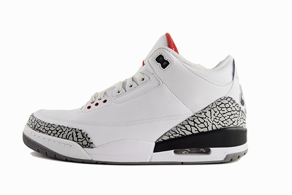 Air Jordan 3 "White Cement" 88' running in sunny tracks shoes