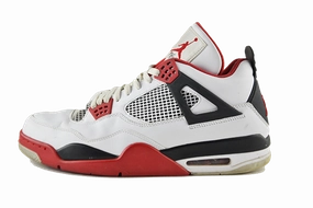 Air Jordan 4 "Fire Red" lifestyle - sneakers Park running