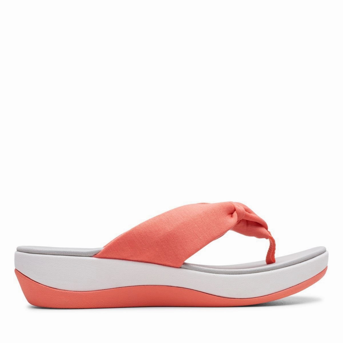 Outfit Match Stylish Flip-flops for Travel Arla Glison
