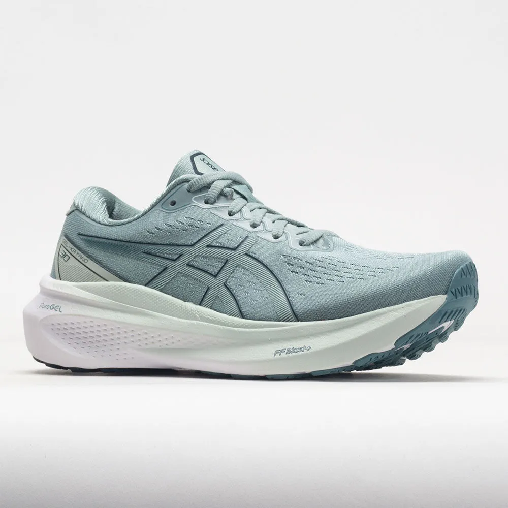 ASICS GEL-Kayano 30 Women's  Ocean Haze/Pure Aqua running with a water bottle Adult - runner