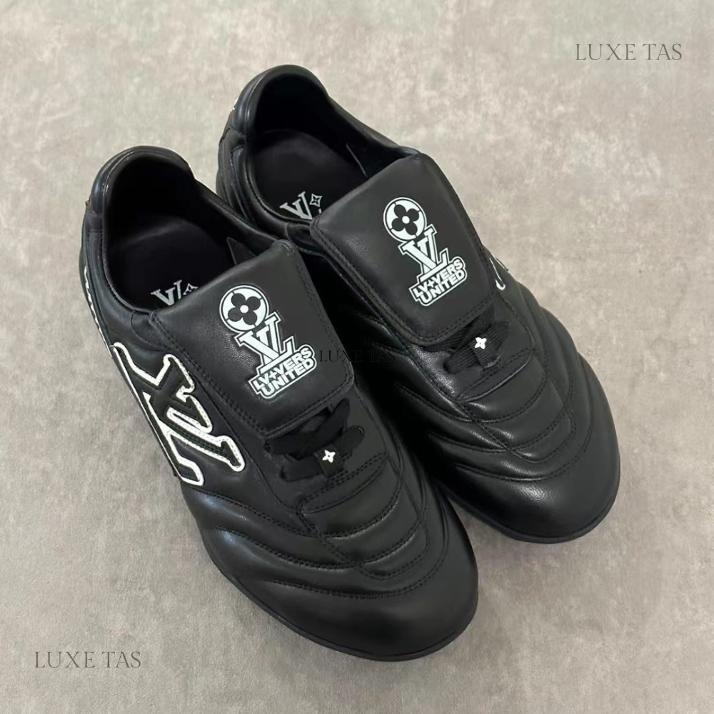 Black Footprint Soccer Sneaker Designer Sneakers for Men Insole liner Flattering performance