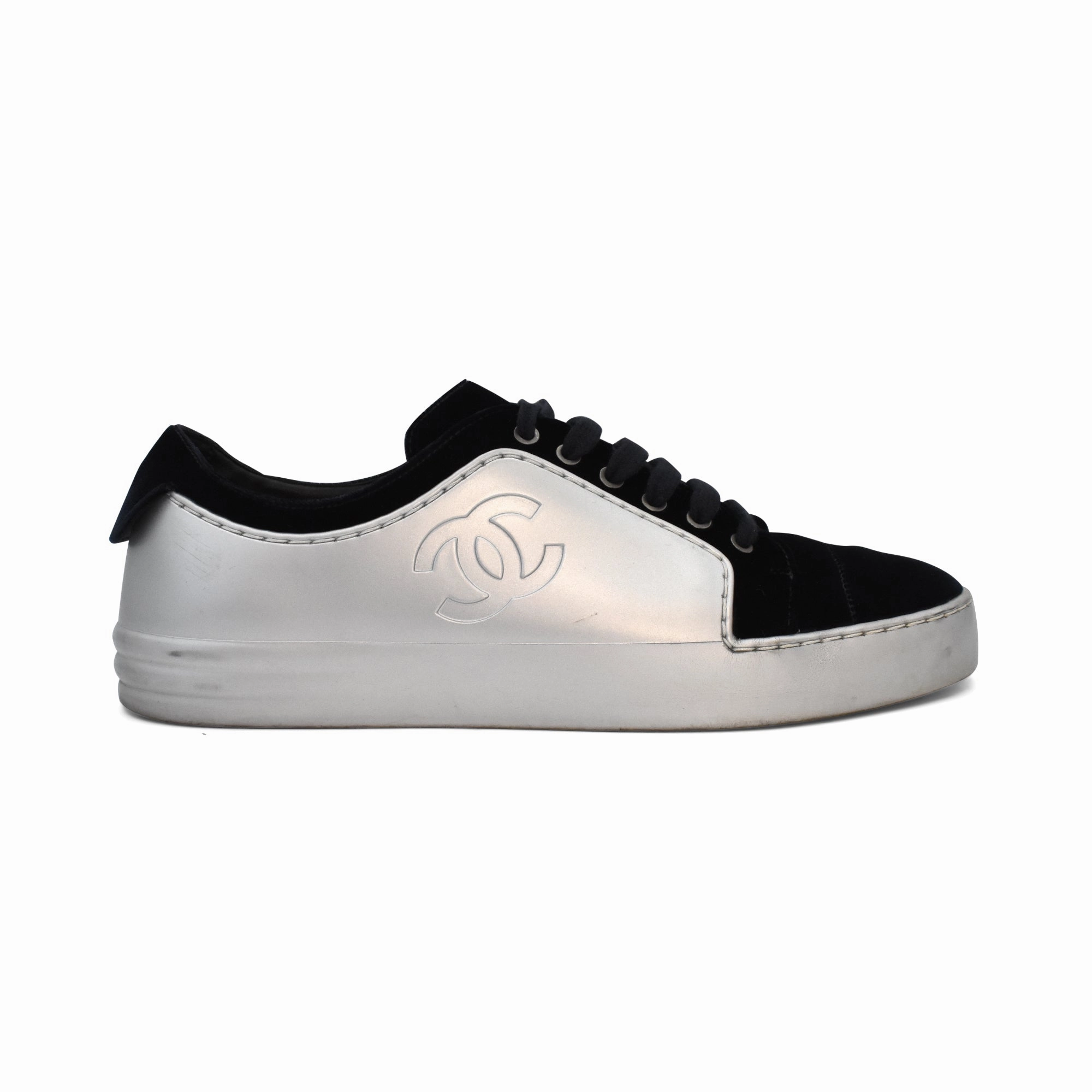 Chanel '2017 CC Logo' Sneakers - Women's 38 Minimalist Design