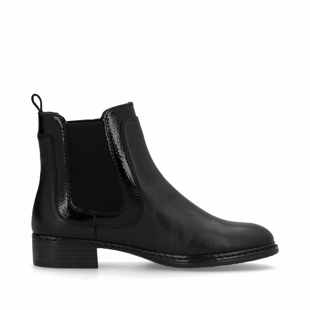 73457-00 Chelsea Black Slip   On Style Trek Ready