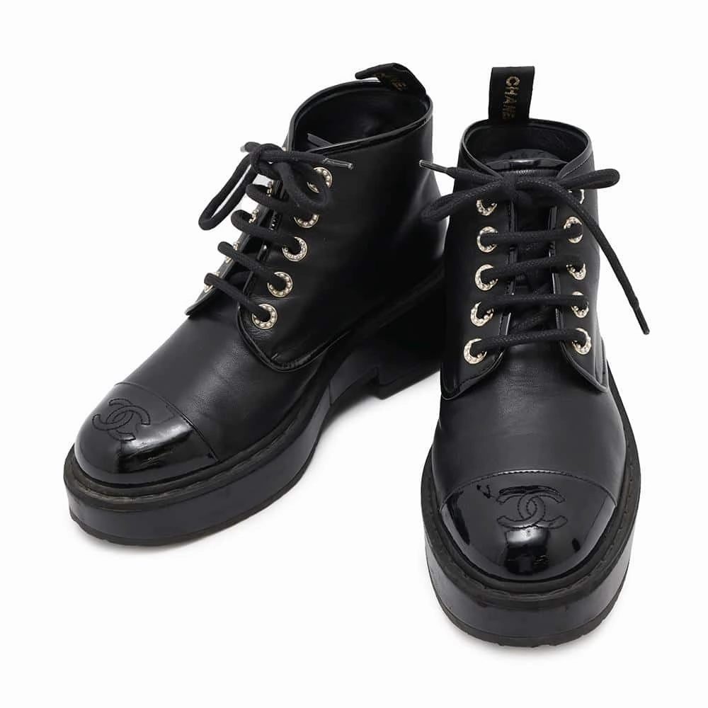 Crisp Edge Biker Tough CHANEL CCCC Logo lace-up boots BlackG33169 Leather Enamel Size 37 1/2C