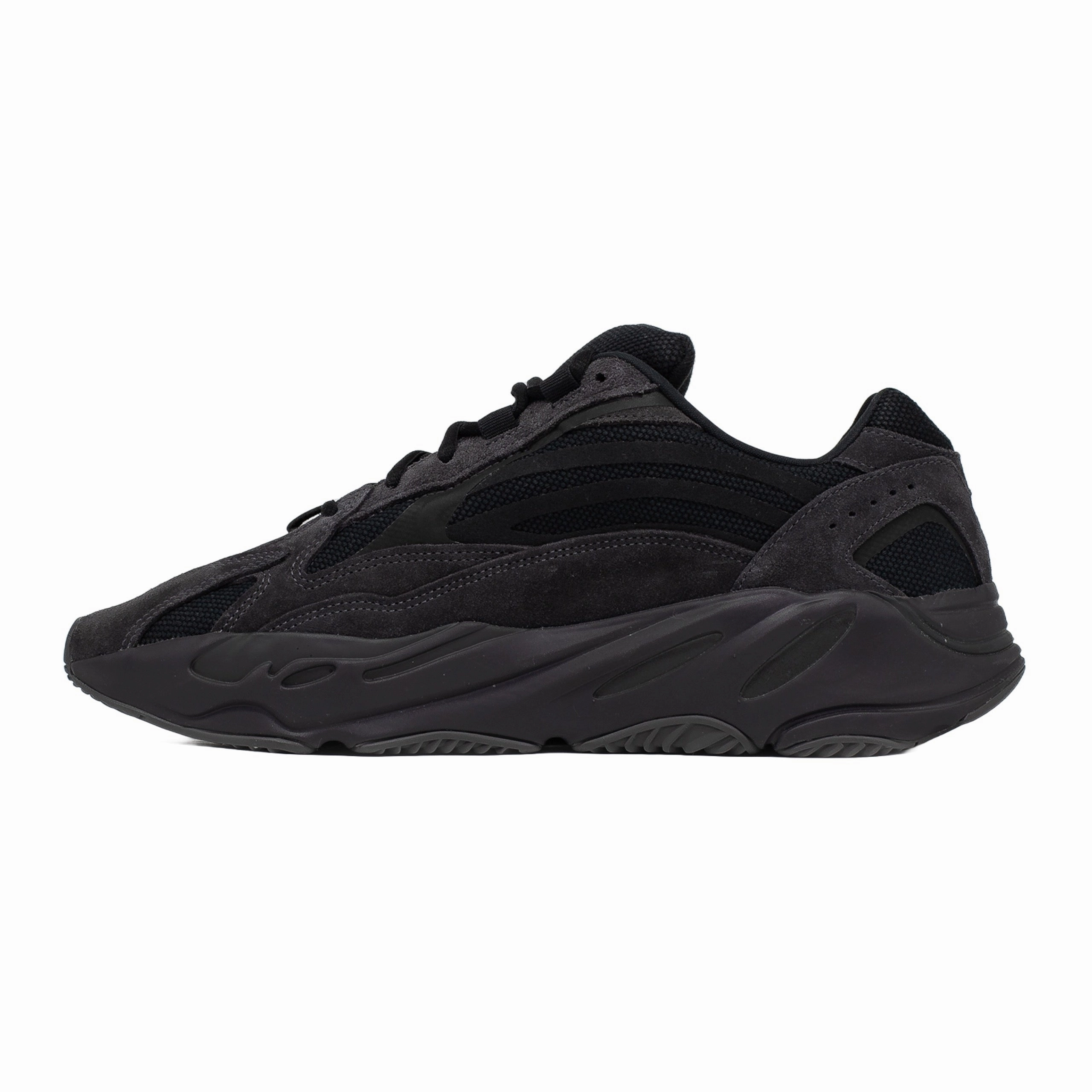 Yeezy Boost 700 V2, Vanta Travel Ease Fall Wardrobe