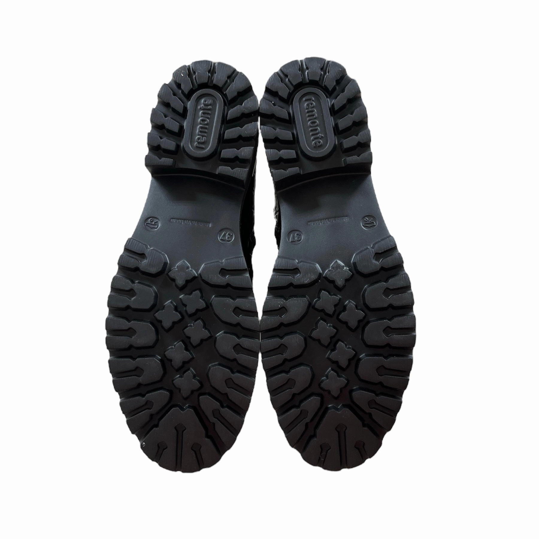 Free Spirit D8683-00 Elizabeth Hurley Lace/Zip Black Patent