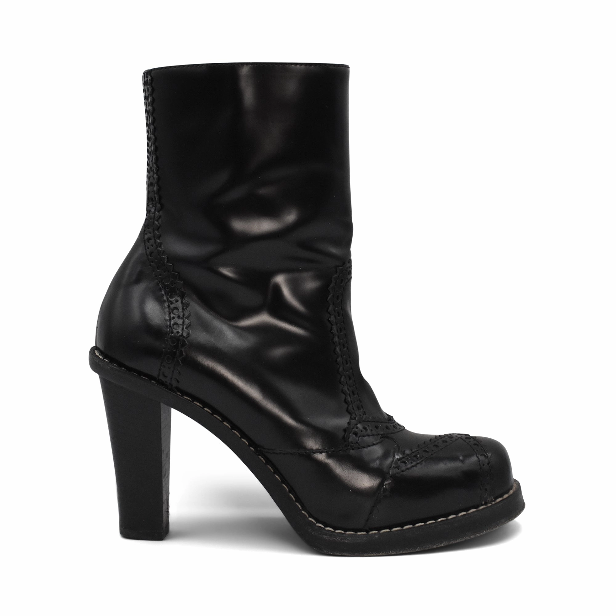 Casual Elegance Comfortable Arch Support Balenciaga 'Brogue' Ankle Boots - Women's 36