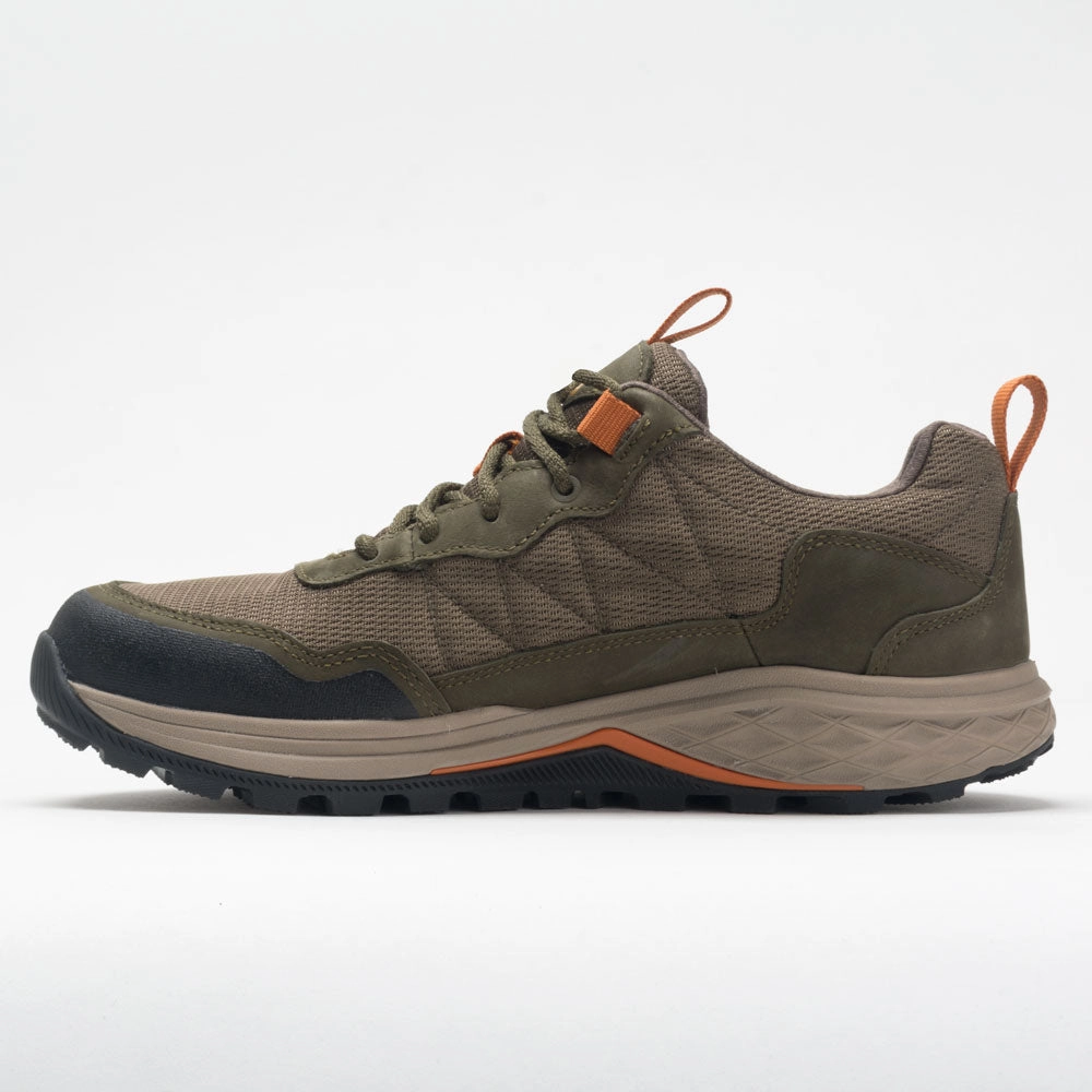 running with a maximalist style Teva Ridgeview Low Men's  Dark Olive