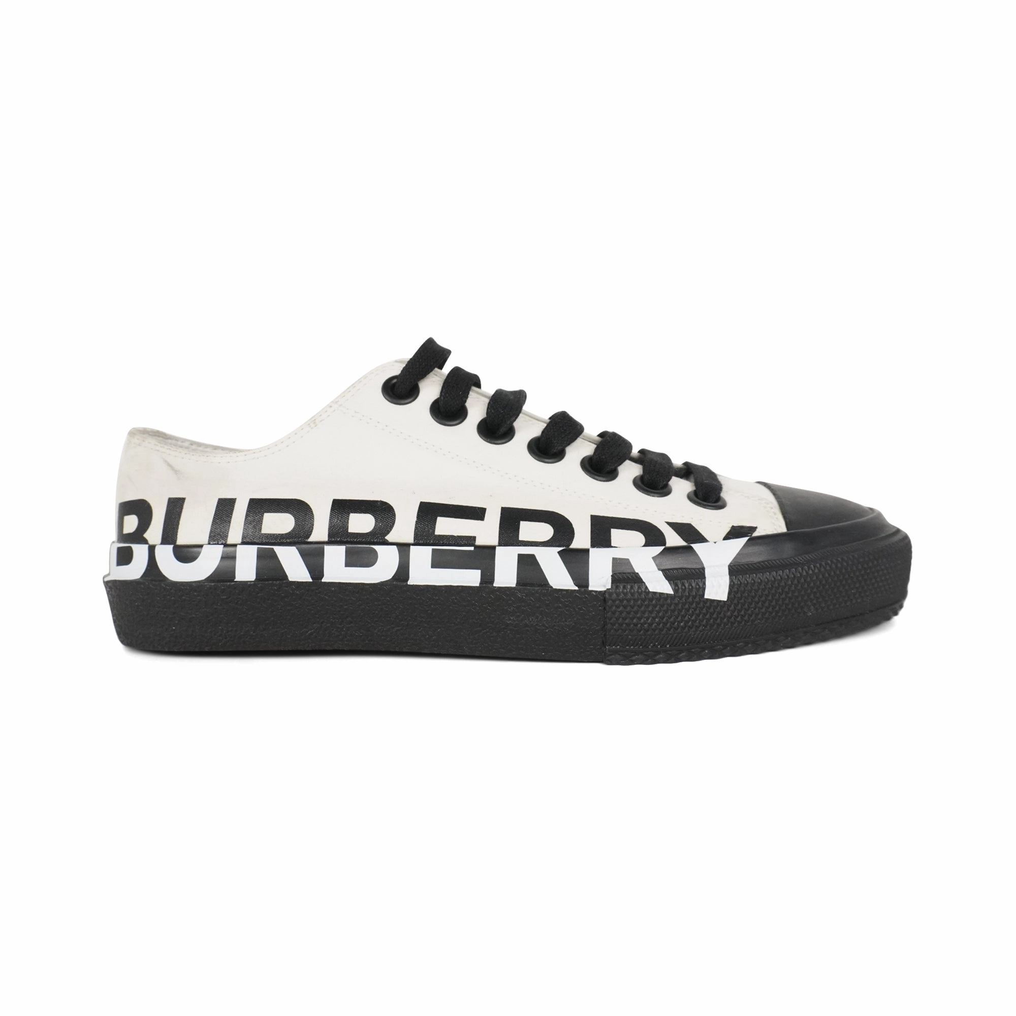 Jump High Breathable Footbed Burberry Low-Top Sneakers - Women's 37