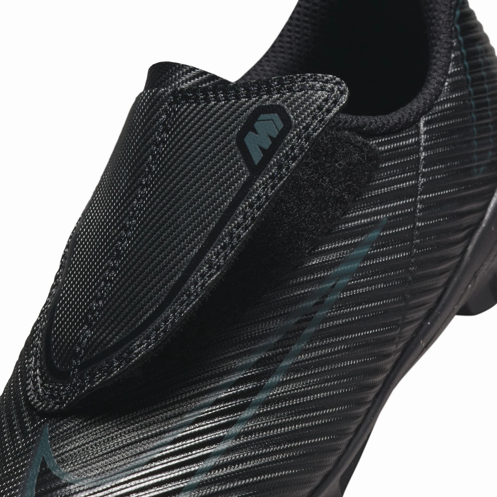 Versatile Grip wind - resistant shoes Nike Junior Mercurial Vapor 16 Club FG/MG Firm Ground/Multi Ground PS (V) Soccer Cleat -  Black/ Black Deep Jungle