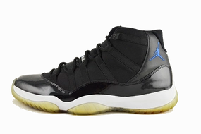 Air Jordan 11 "SpaceJam" family runs