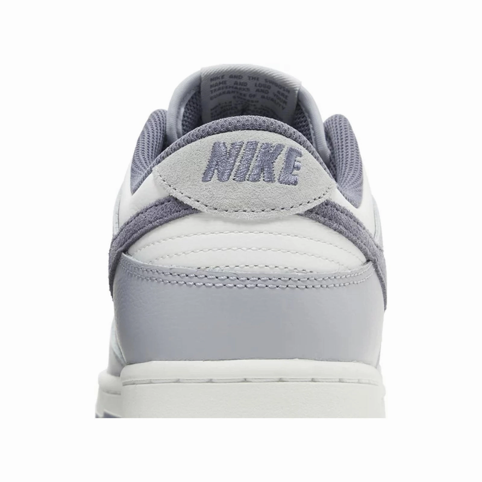 Trend-setting arch Gait Optimized Nike Dunk Low, SE Light Carbon