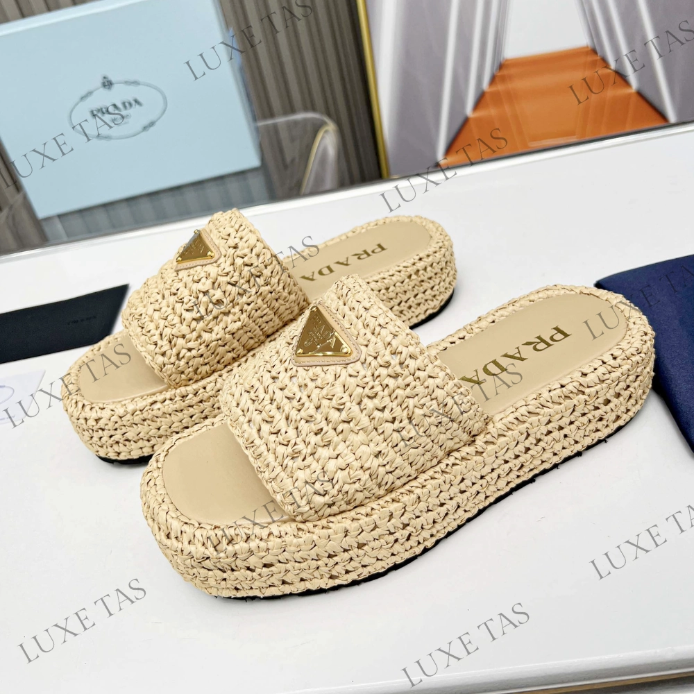 Natural Crochet Flatform Slides Designer Slides & Sandals for Women Grip Safe Comfortable Daily Footwear