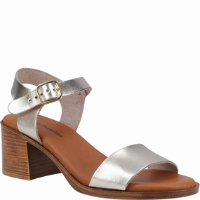 Hush Puppies Gabby Sandal trendy touch