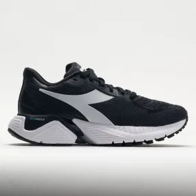 running in a gulf area shoes plyometric training running gear Diadora Mythos Blushield Vigore Men's  Black/White