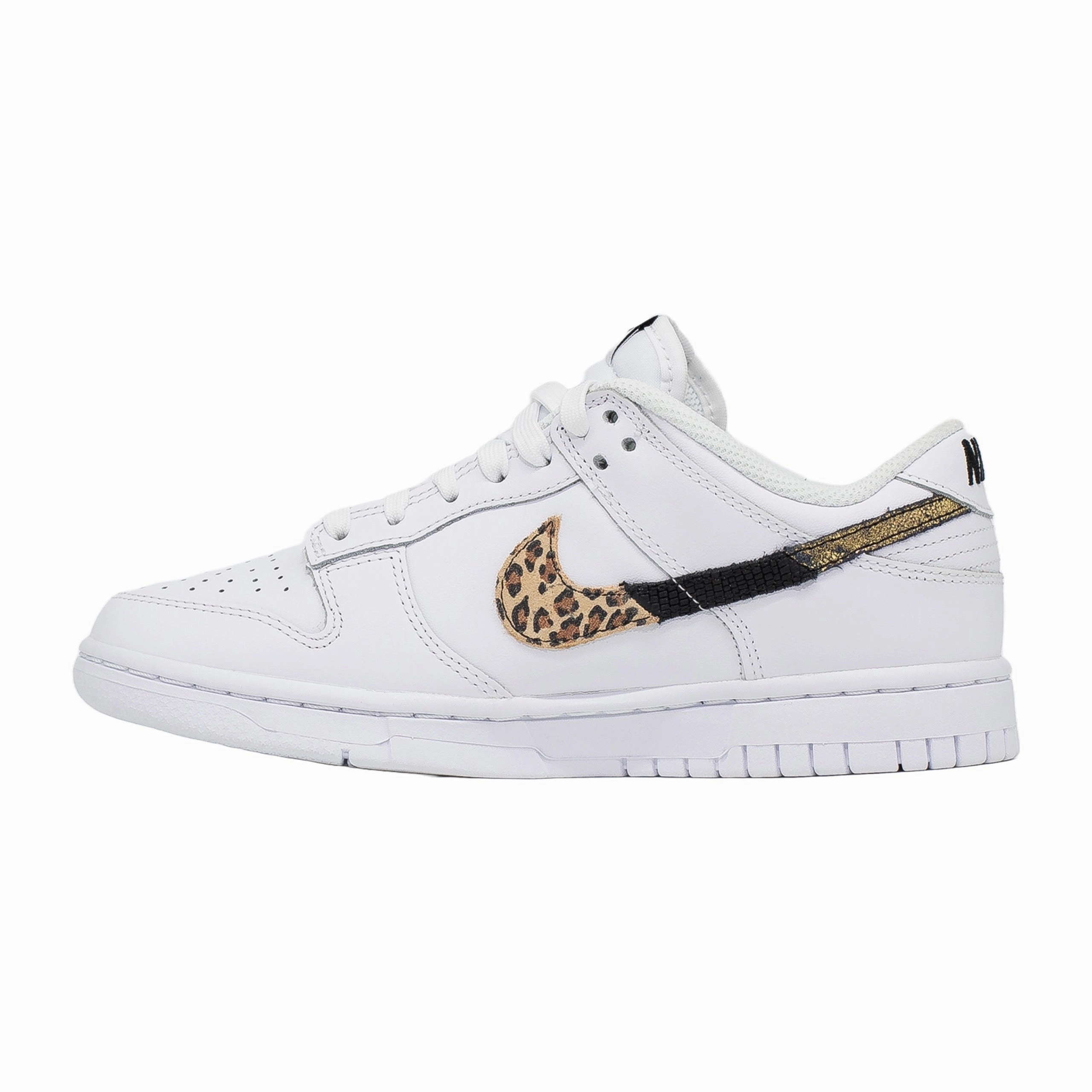 Women's Nike Dunk Low, SE Primal White Optimal ease Slim flair