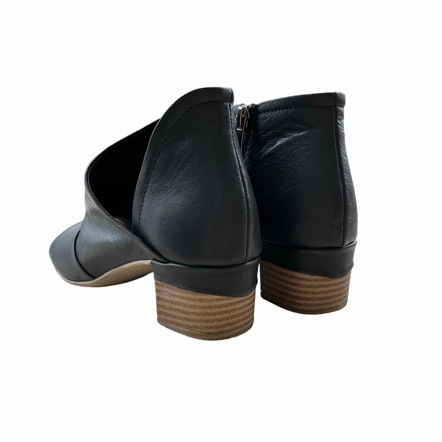 Slow Pace Gia-01 Black Leather