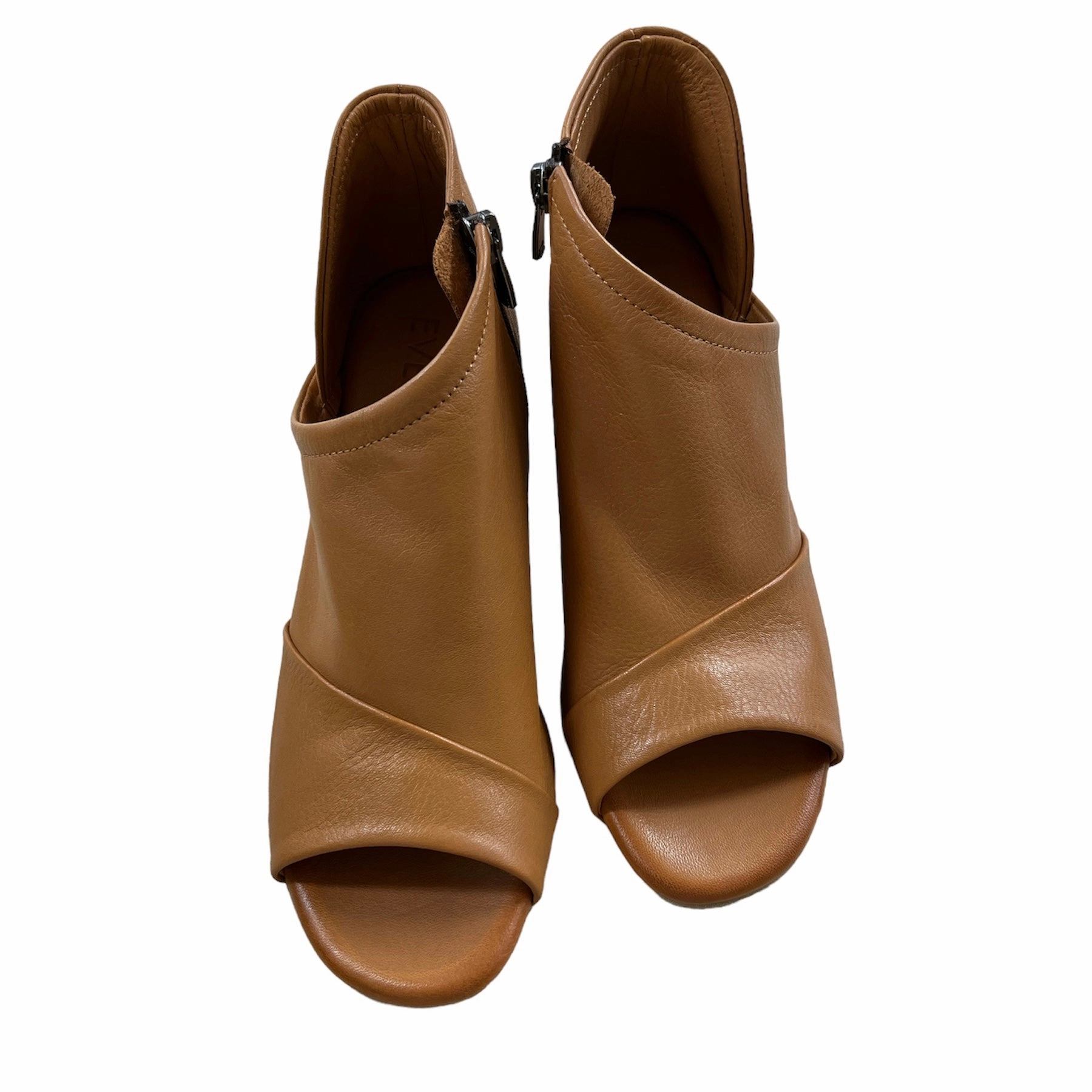 Gia-01 Tan Leather Rest Walk