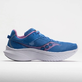 running in a nature reserve shoes foot - protection running shoes Saucony Kinvara 14 Women's  Bluelight/Grape