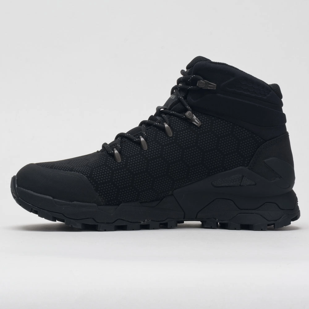 running in an overpass area shoes running on a treadmill shoes inov-8 Roclite Pro G 400 GTX Men's  Black