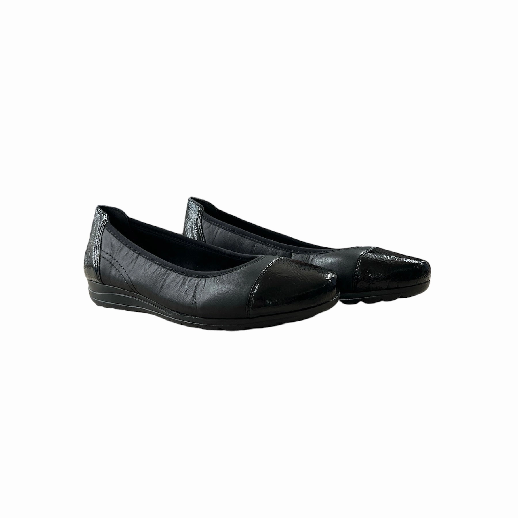Low Cut L9351-00 Slip On Black