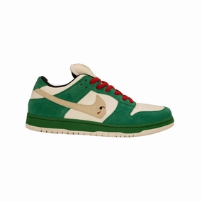 Warren Lotas x Dunk Low SB, Green Agility Control Comfort Focused