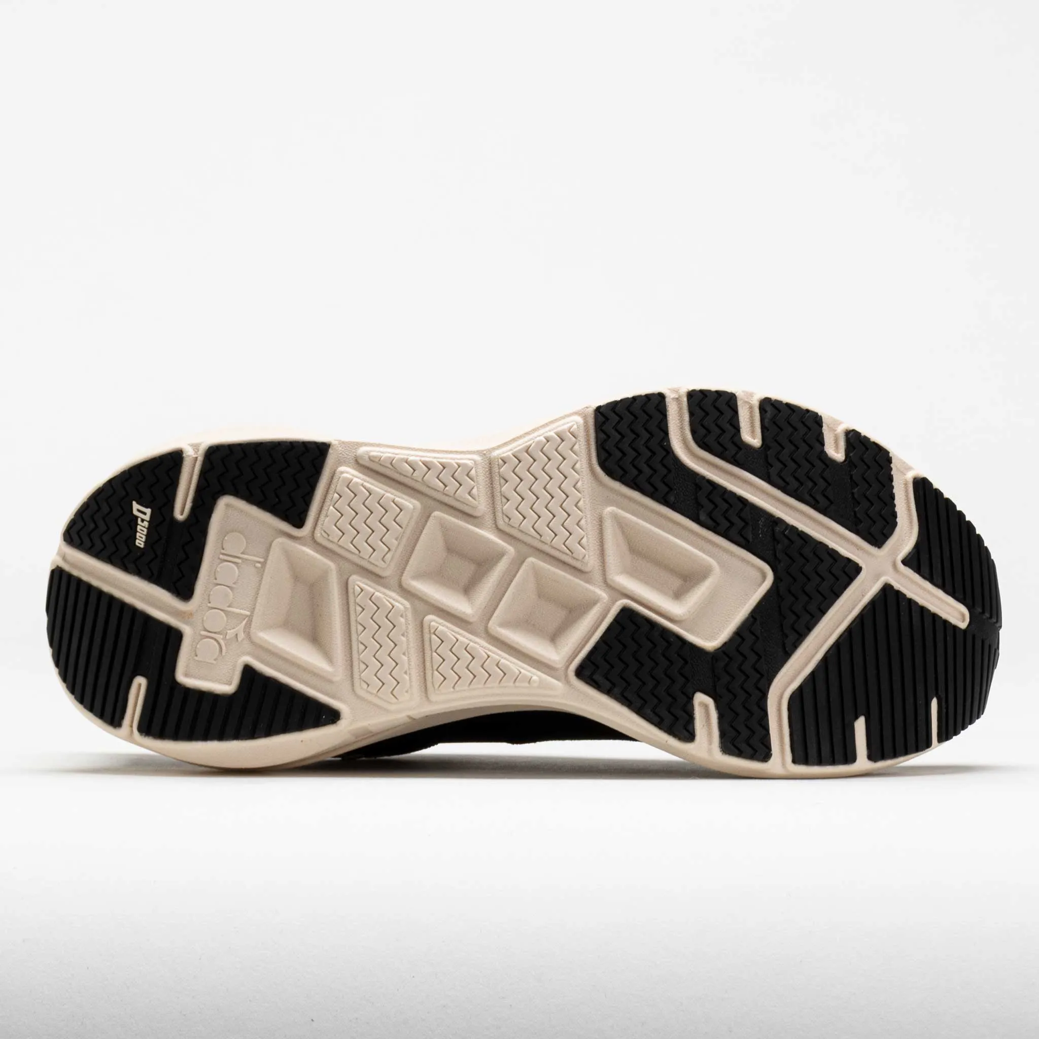 Diadora Cellula Women's  Black/Whisper White running on a track shoes running for a healthy lifestyle