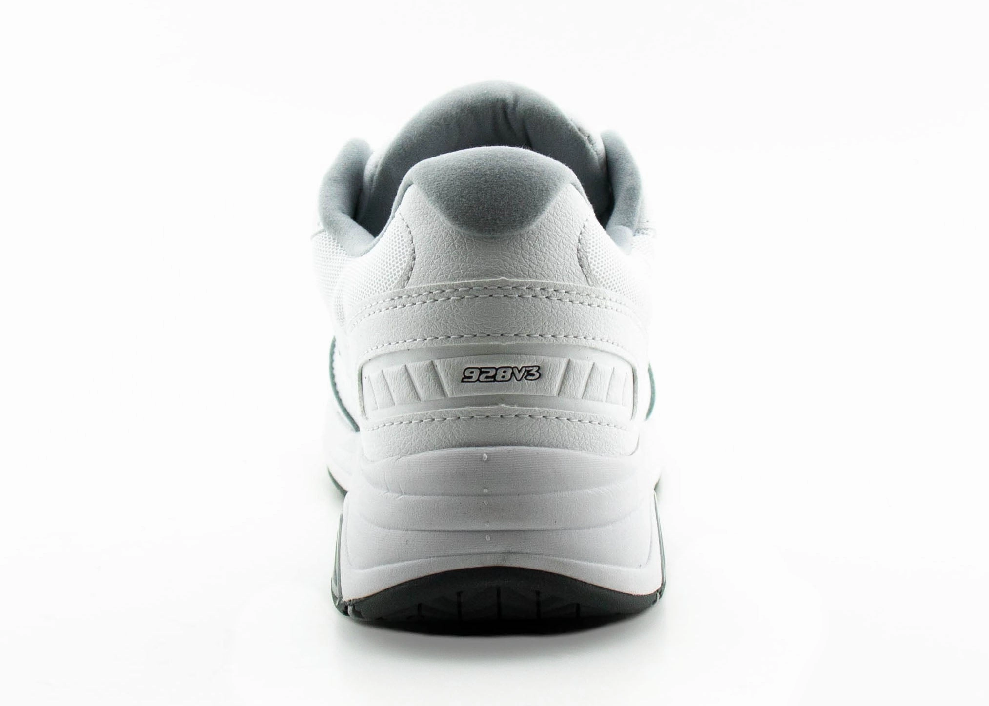 Daily Routine All Around Men's 928v3 White (Motion Control)