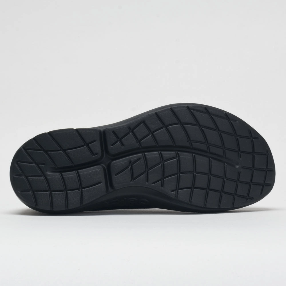 Reinforced toe running in a dock area shoes OOFOS OOmg eeZee Women's  Black