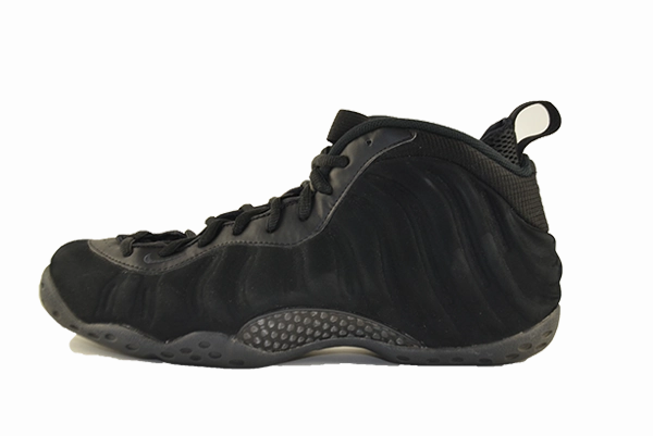 Nike Air Foamposite One PRM "Triple Black" ZipUp Airflow Channel System
