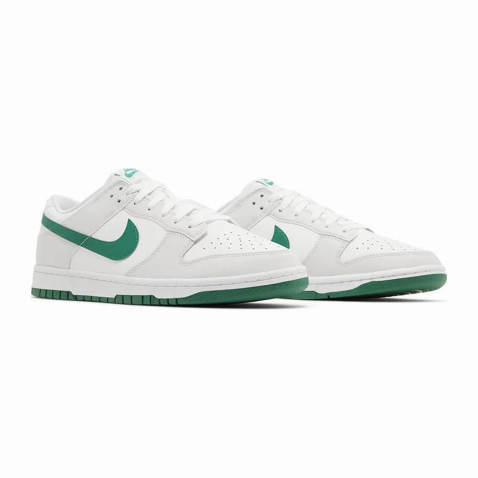 Comfortable Step Nike Dunk Low, Summit White Malachite