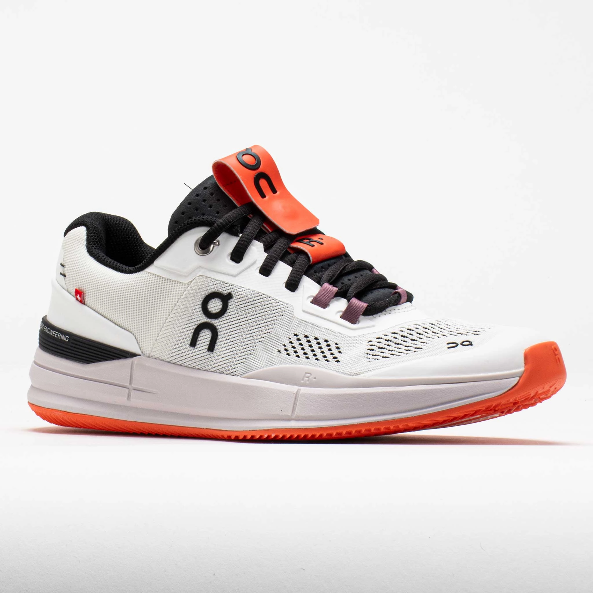 On The Roger Pro Clay Men's  Undyed White/Lily attention - to - detail