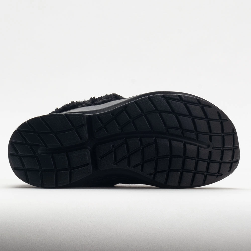 OOFOS OOcoozie Low Women's  Black running on an outdoor track shoes stretchy - straps