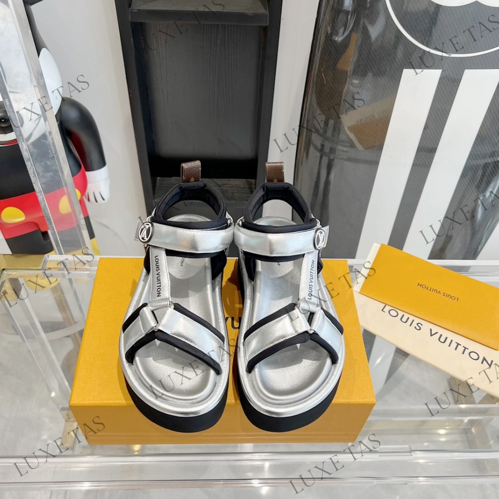 Pool Pillow Flat Comfort Sandal Silver Designer Slides & Sandals for Women Relaxed Walking Daily Wear Shoes