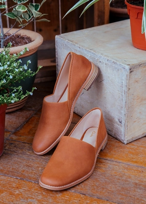 Pure Easy Adjustable Slip On