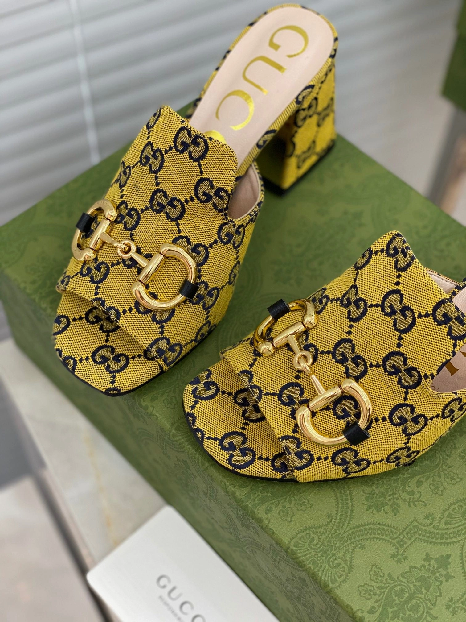 Minimal Chic SE502 Size 5-10 Heels:7.5cm Material: Cowhide Lining: Sheep skin Sole: Italian leather