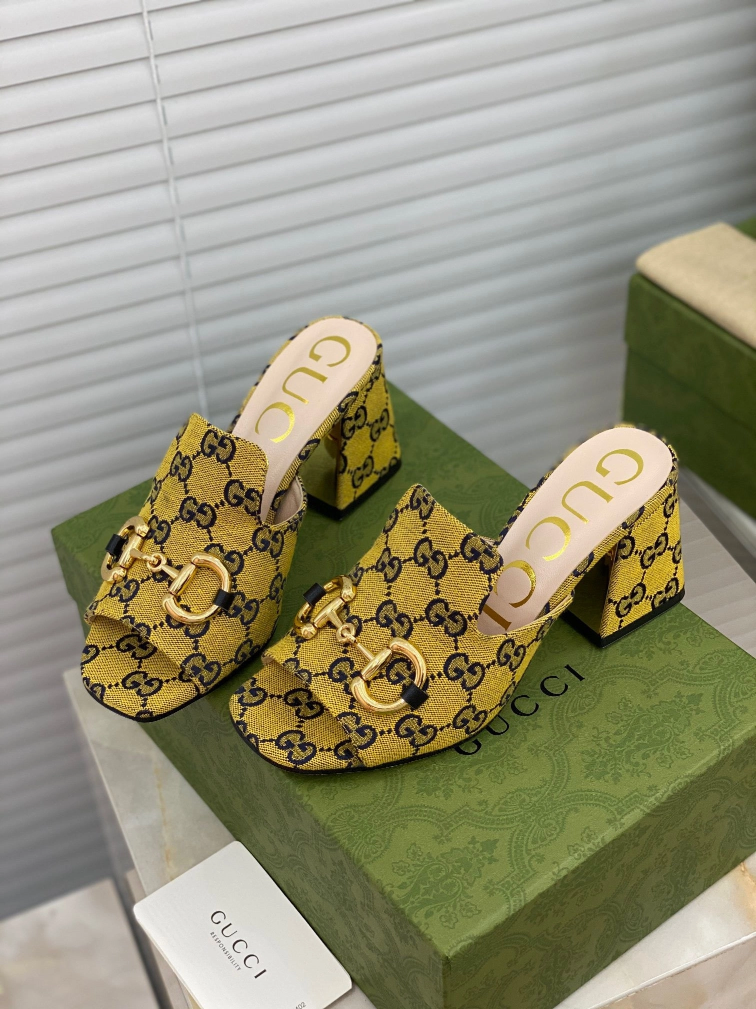 SE502 Size 5-10 Heels:7.5cm Material: Cowhide Lining: Sheep skin Sole: Italian leather Wedding Footwear Urban Charm