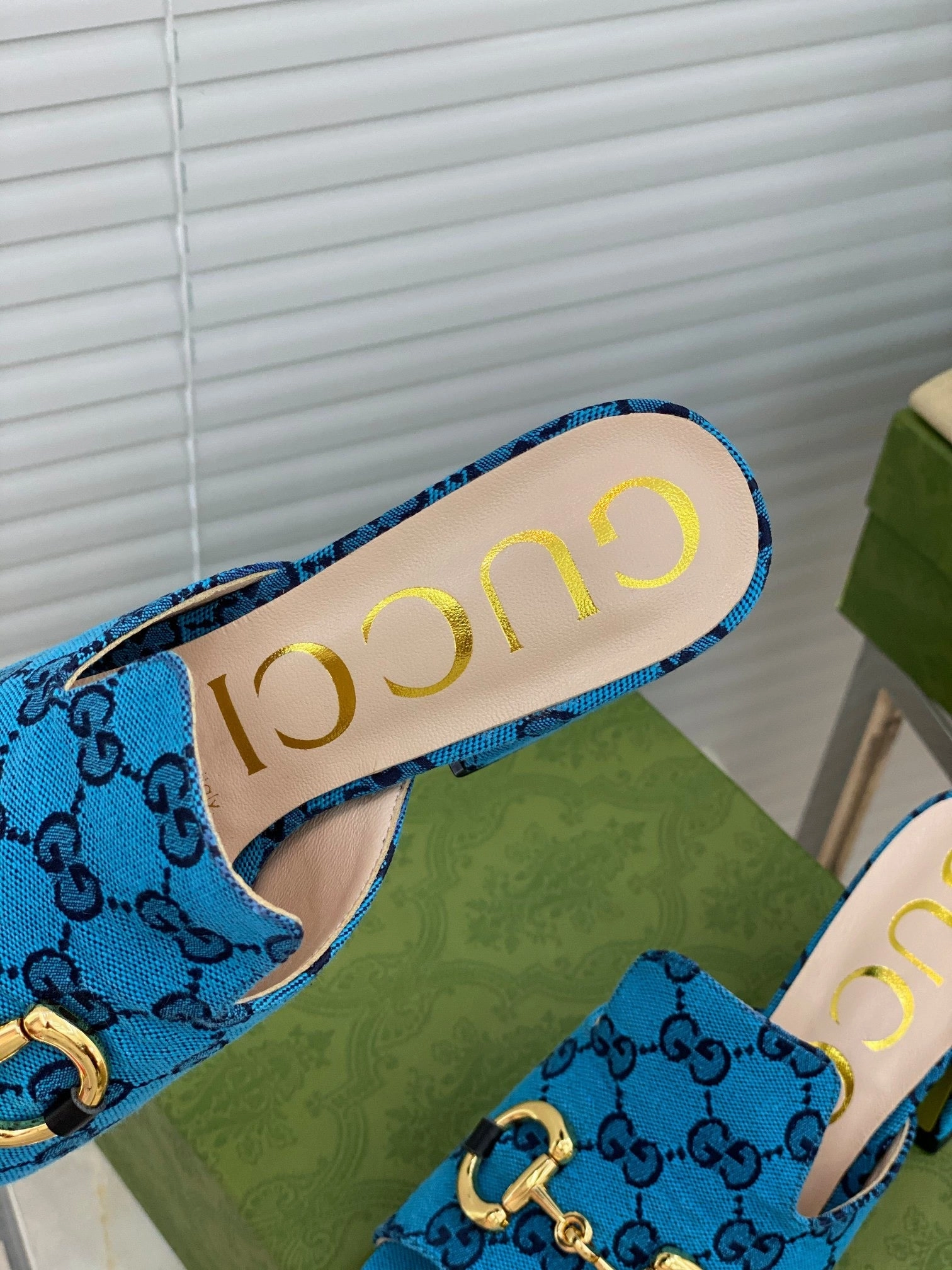 SE503  Size 5-10 Heels:7.5cm Material: Cowhide Lining: Sheep skin Sole: Italian leather Statement style