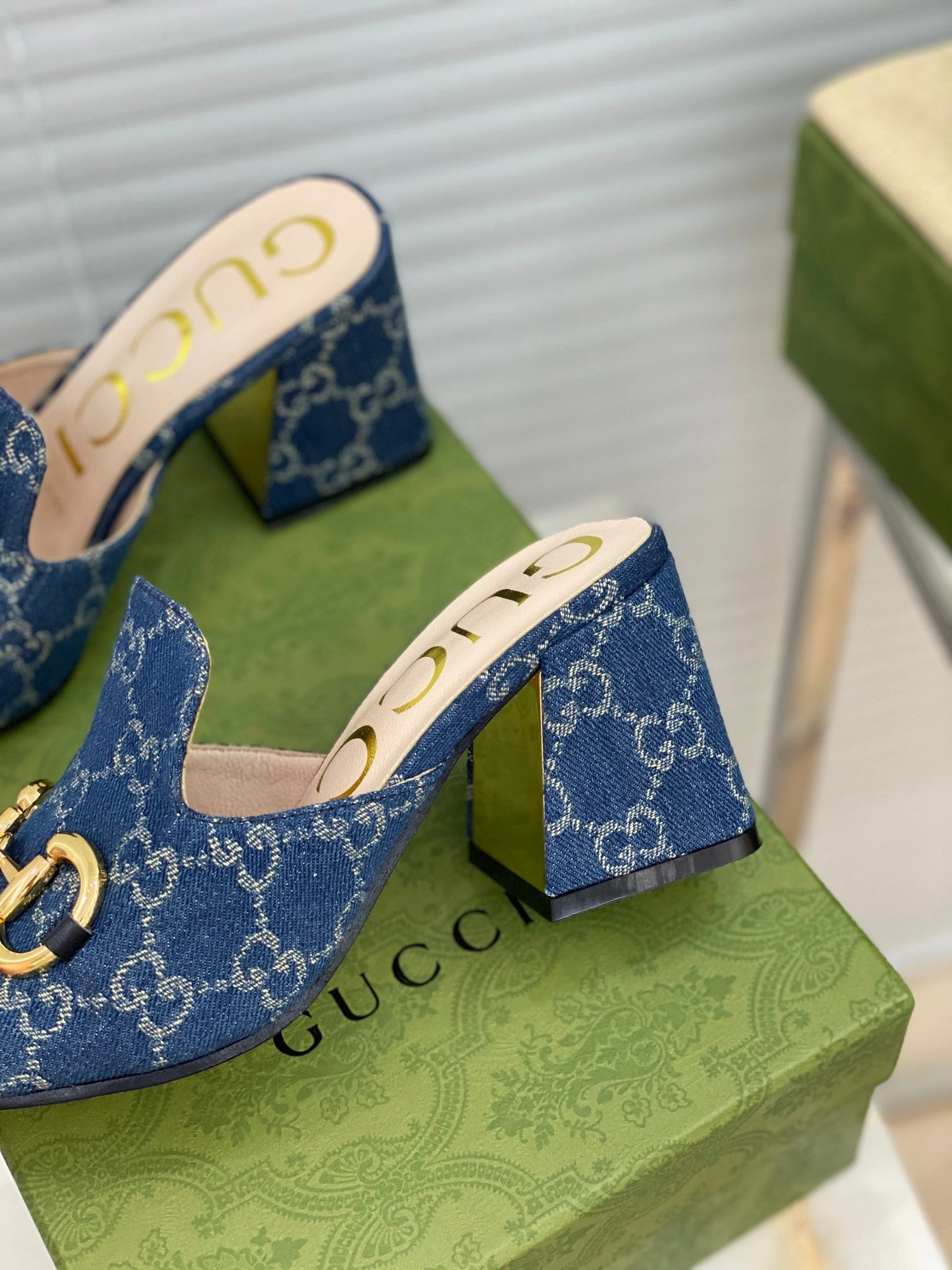 SE505  Size 5-10 Heels:7.5cm Material: Cowhide Lining: Sheep skin Sole: Italian leather Club Ready Fast Pick