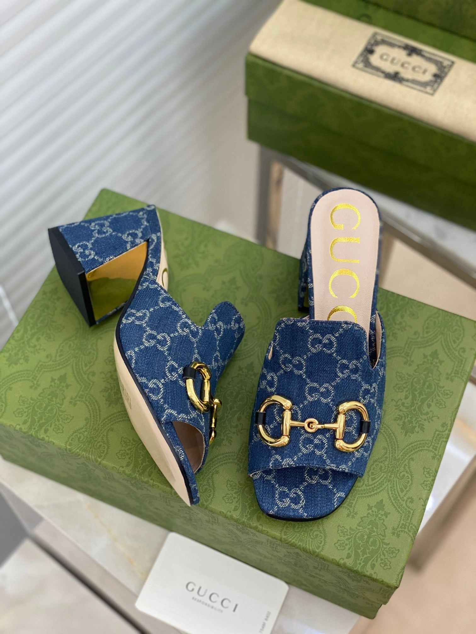 Chic Wear Music Edge SE505  Size 5-10 Heels:7.5cm Material: Cowhide Lining: Sheep skin Sole: Italian leather