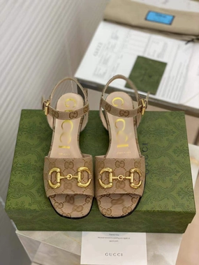 Chic Look Wedding Sandals SE556  Size 4-10 Heels:2.5cm Lining: Sheep skin Sole: Italian leather