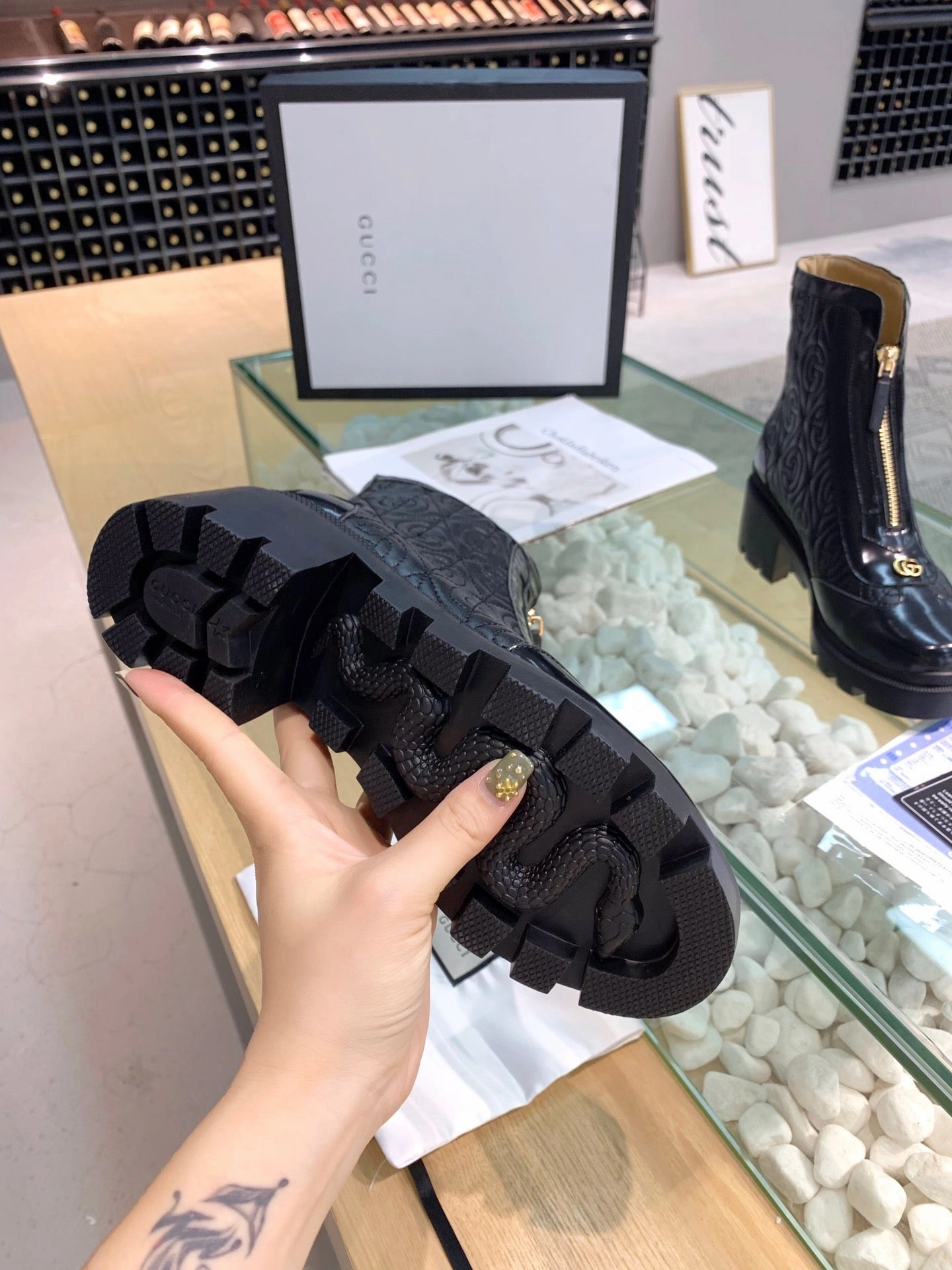 SE623 Size 4-11  Heels:6cm Material: Cowhide  Lining: Cowhide Sole: Rubber Winter Spark