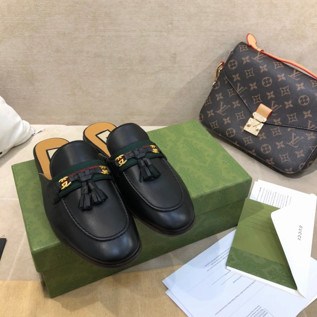 SE674 Size 4-11   Heels:1.5cm Material: Cowhide  Lining: Sheep skin Sole: Italian leather Skin care