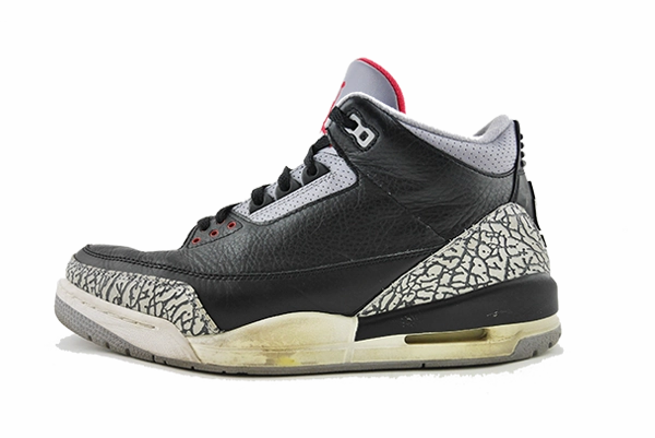 running in a bog area shoes Air Jordan 3 "Black Cement" 2001