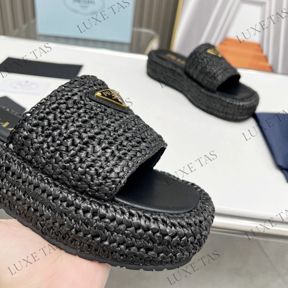 Non Slip Sole Outdoor Sandals Black Crochet Flatform Slides - Designer Slides & Sandals for Women
